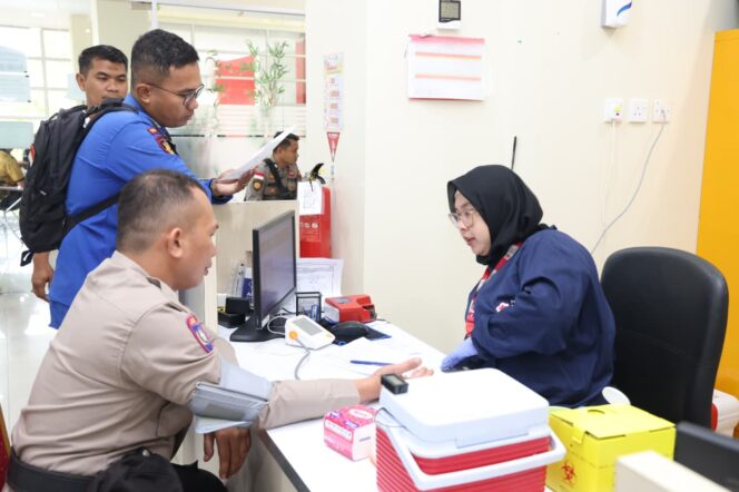 POLDA KEPRI GELAR DONOR DARAH SERENTAK DALAM RANGKA HARI JADI HUMAS POLRI KE-74 TAHUN 2025*