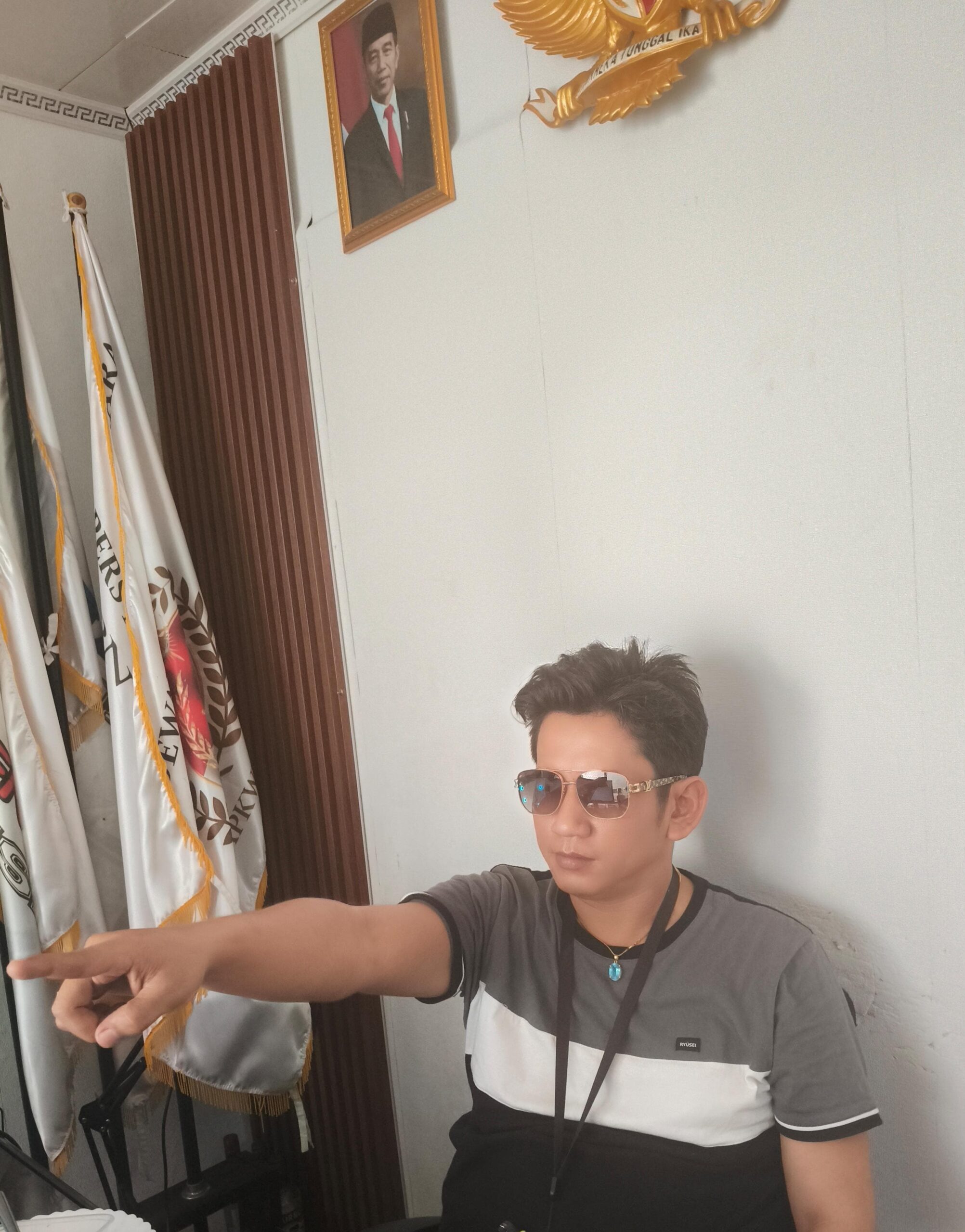 Bongkar Solar Ilegal 8 Ton, Jurnalis Targetoperasi.id Jadi Korban Teror — Dewan Pers Nusantara Desak Kapolda Kalbar Bertindak Tegas Bongkar Solar Ilegal 8 Ton, Jurnalis Targetoperasi.id Jadi Korban Teror — Dewan Pers Nusantara Desak Kapolda Kalbar Bertindak Tegas