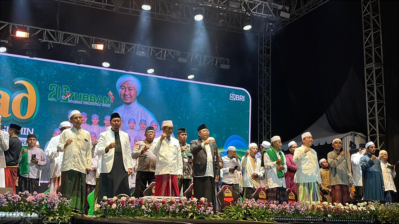 Danramil Paiton Hadiri Milad ke-20 Syubbanul Muslimin, Ribuan Jamaah Padati Ponpes Nurul Qodim