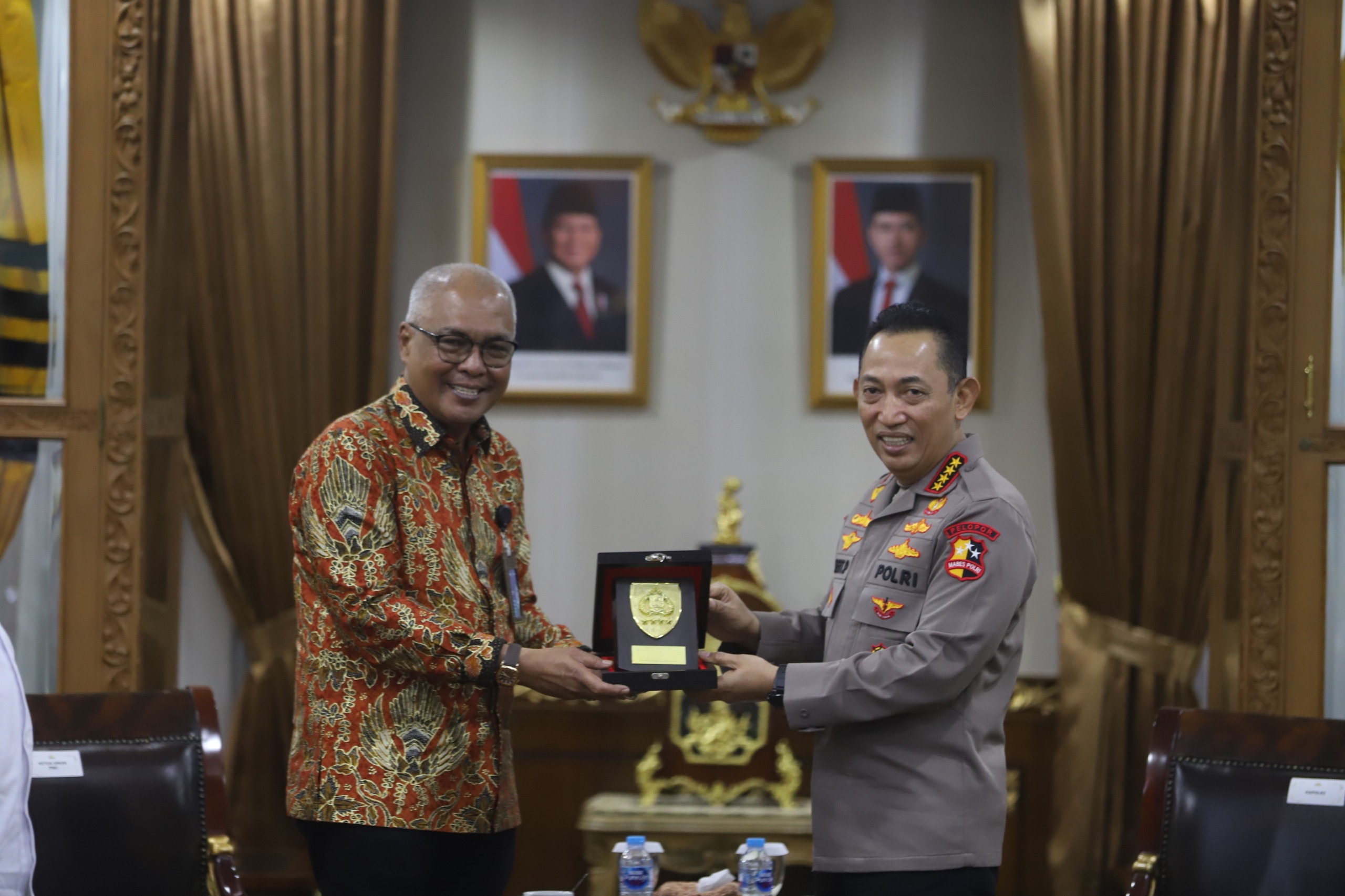 Audiensi Pengurus PWI di Mabes Polri, PWI Dorong Konsistensi MoU Dewan Pers - Polri Audiensi Pengurus PWI di Mabes Polri, PWI Dorong Konsistensi MoU Dewan Pers - Polri