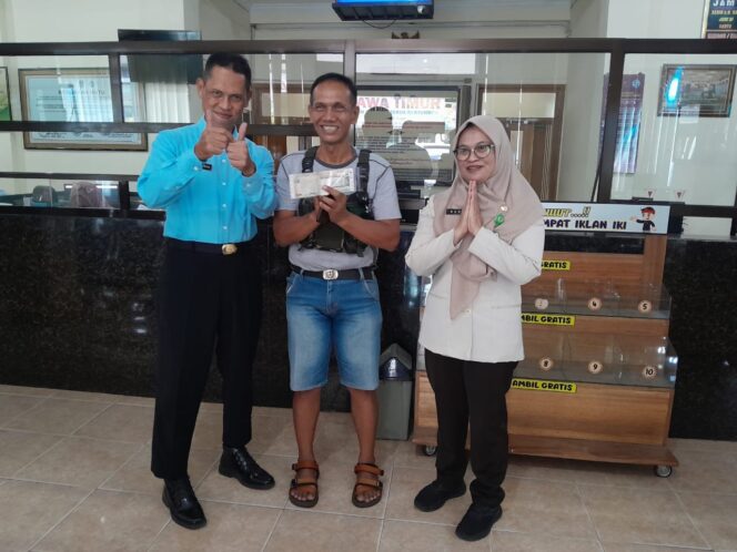 Ipda Pratiwi Dorong Transparansi Pajak Kendaraan Lewat Inovasi Polantas Menyapa di Lumajang