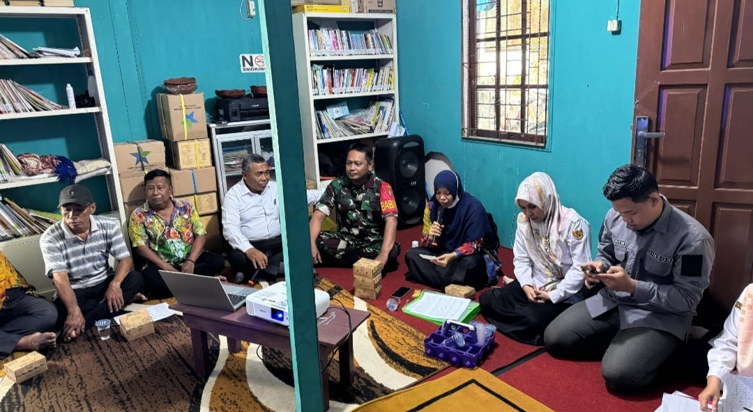 TNI Dukung Validasi Data Kemiskinan, Babinsa Kelua–Muara Harus Tegaskan Pentingnya Transparansi Musdes TNI Dukung Validasi Data Kemiskinan, Babinsa Kelua–Muara Harus Tegaskan Pentingnya Transparansi Musdes