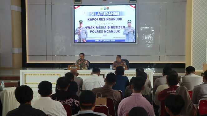 
					Silaturahmi Polres Nganjuk, Kapolres Nganjuk Ajak Wartawan dan Netizen Bersinergi Jaga Kondusivitas Wilayah