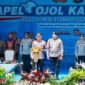 Kapolri Pimpin Apel Ojol Kamtibmas “Jogo Jatim” Bersama Polda Jawa Timur di Malang* Kapolri Pimpin Apel Ojol Kamtibmas “Jogo Jatim” Bersama Polda Jawa Timur di Malang*