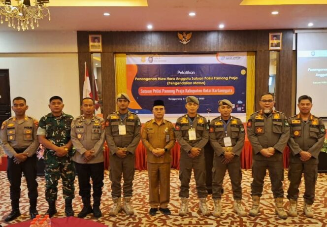 
					Sinergi Antarinstansi, Pasi Ops Dim 0906/Kkr Hadiri Pembukaan Pelatihan Satpol PP Kukar