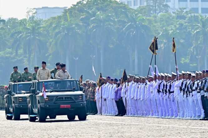 
					Panglima TNI Dampingi Presiden Prabowo Pimpin Upacara HUT ke-80 TNI di Monas