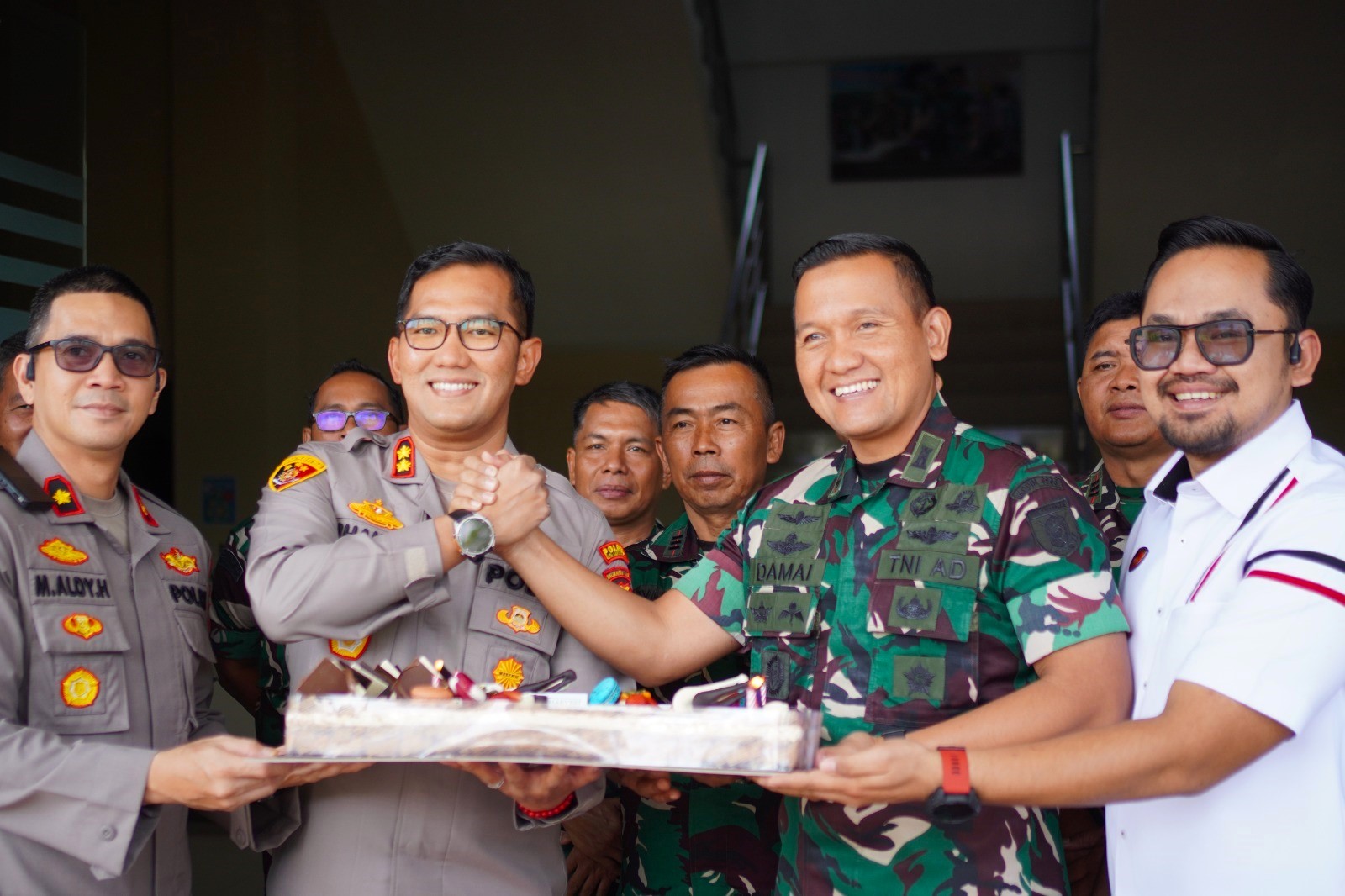 Kunjungi Makodim 0906/Kkr, Dandim Dapat Kejutan Dari Kapolres Kukar