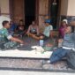 Babinsa Kerta Buana Ciptakan Keakraban dengan Warga Binaan Melalui Komsos Babinsa Kerta Buana Ciptakan Keakraban dengan Warga Binaan Melalui Komsos