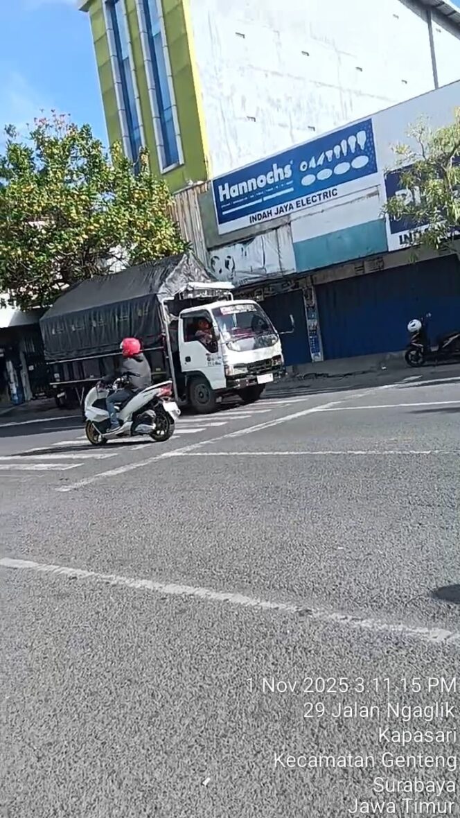 
Truck Lawan Arus di Jalan Ngaglik, Satlantas Polrestabes Surabaya Dituding Lalai Saat Jam Rawan Macet