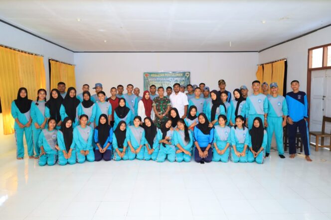 
					Satgas TMMD ke-126 Berikan Penyuluhan Bahaya Radikalisme dan Terorisme kepada Siswa SMA