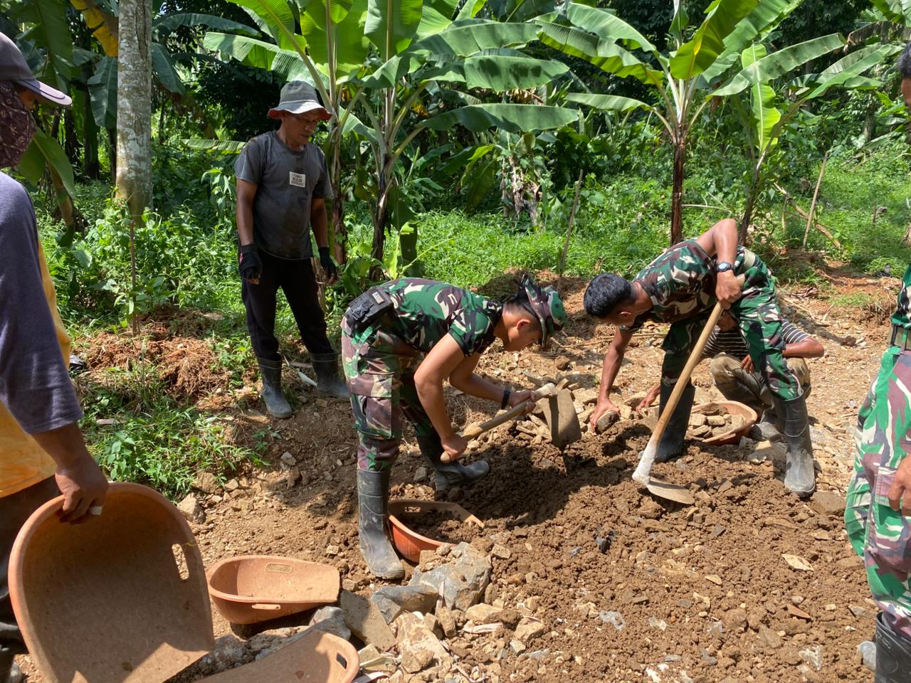 Satgas TMMD ke-126 Kodim 0601/Pandeglang Rampungkan Pengerasan Jalan di Desa Cikeuntrung dengan Progres 100%
