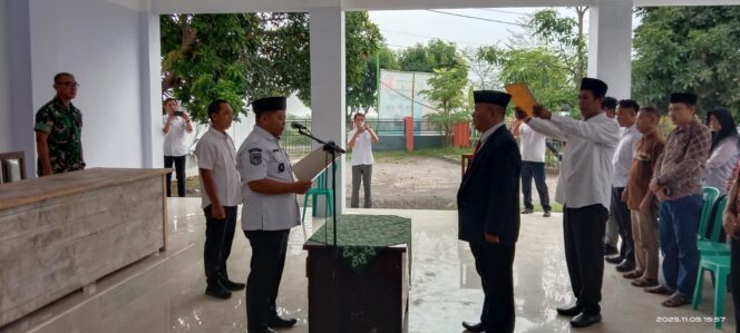 
					Tongkat Kepemimpinan Desa Penambangan Resmi Berpindah ke Muhammad Saleh