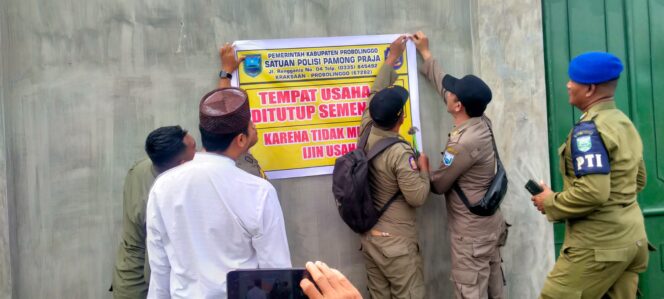 
					Tak Miliki Izin Lengkap, Gudang Tembakau di Paiton Disegel Satpol PP Kabupaten Probolinggo