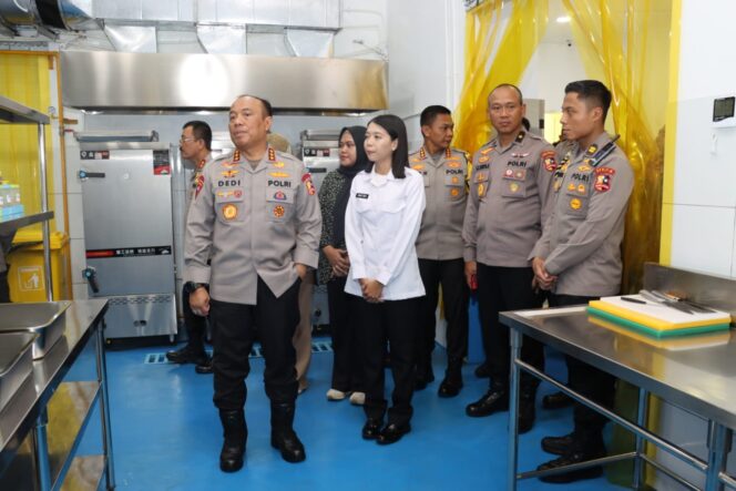 
POLRI PERCEPAT OPERASIONALISASI SPPG TAJURHALANG SEBAGAI BAGIAN DARI TRANSFORMASI LAYANAN INTERNAL*