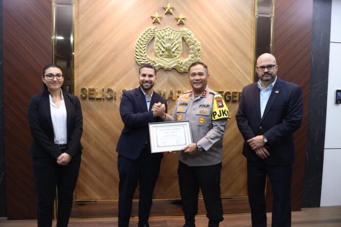 
					KAPOLDA KEPRI TERIMA KUNJUNGAN KEHORMATAN IFLEC: PERKUAT SINERGI PEMBERANTASAN KEJAHATAN LINTAS NEGARA*