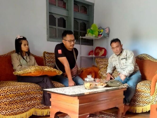 
					Setia dengan Warga Binaan, Pensiunan TNI Jadi Tumpuan Suarni Korban Dugaan Penganiayaan di Sapikerep