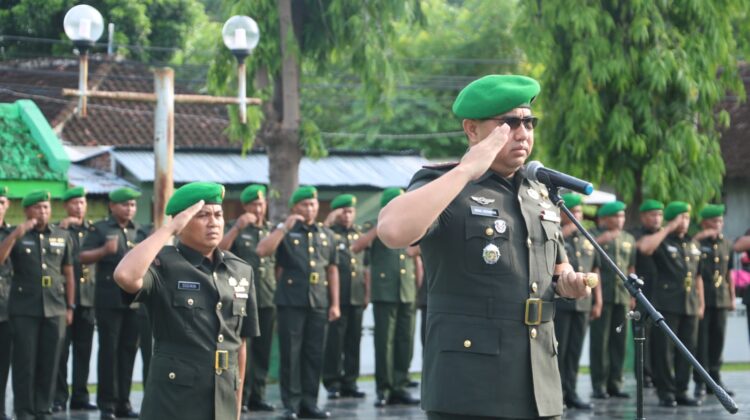 DANDIM 0820/PROBOLINGGO PIMPIN UPACARA ZIARAH DALAM RANGKA HUT KE-62 KOREM 083/BALADHIKA JAYA