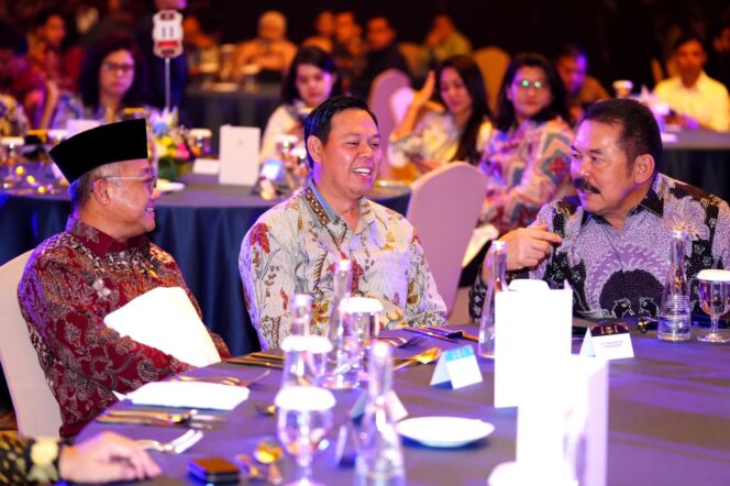 
					Panglima TNI Raih Penghargaan Outstanding Leadership di CNN Indonesia Awards 2025