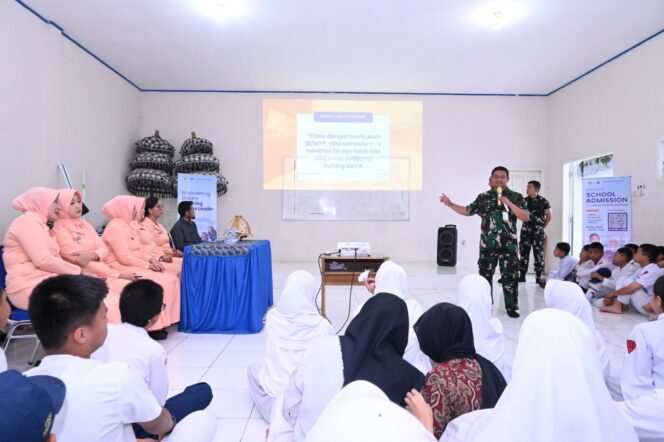 
					Lanud Sultan Hasanuddin Gelar Sosialisasi SPMB SMA Pradita Dirgantara di SMP Angkasa