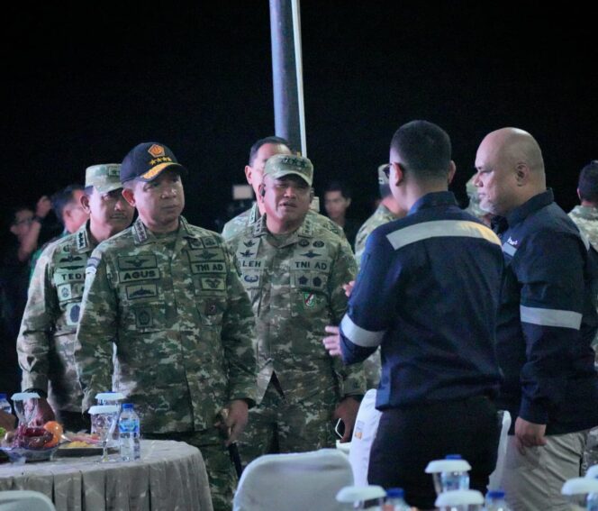 
					Panglima TNI Tinjau Latihan Terjun Malam di Bangka, Tingkatkan Kesiapsiagaan dan Pengamanan Wilayah