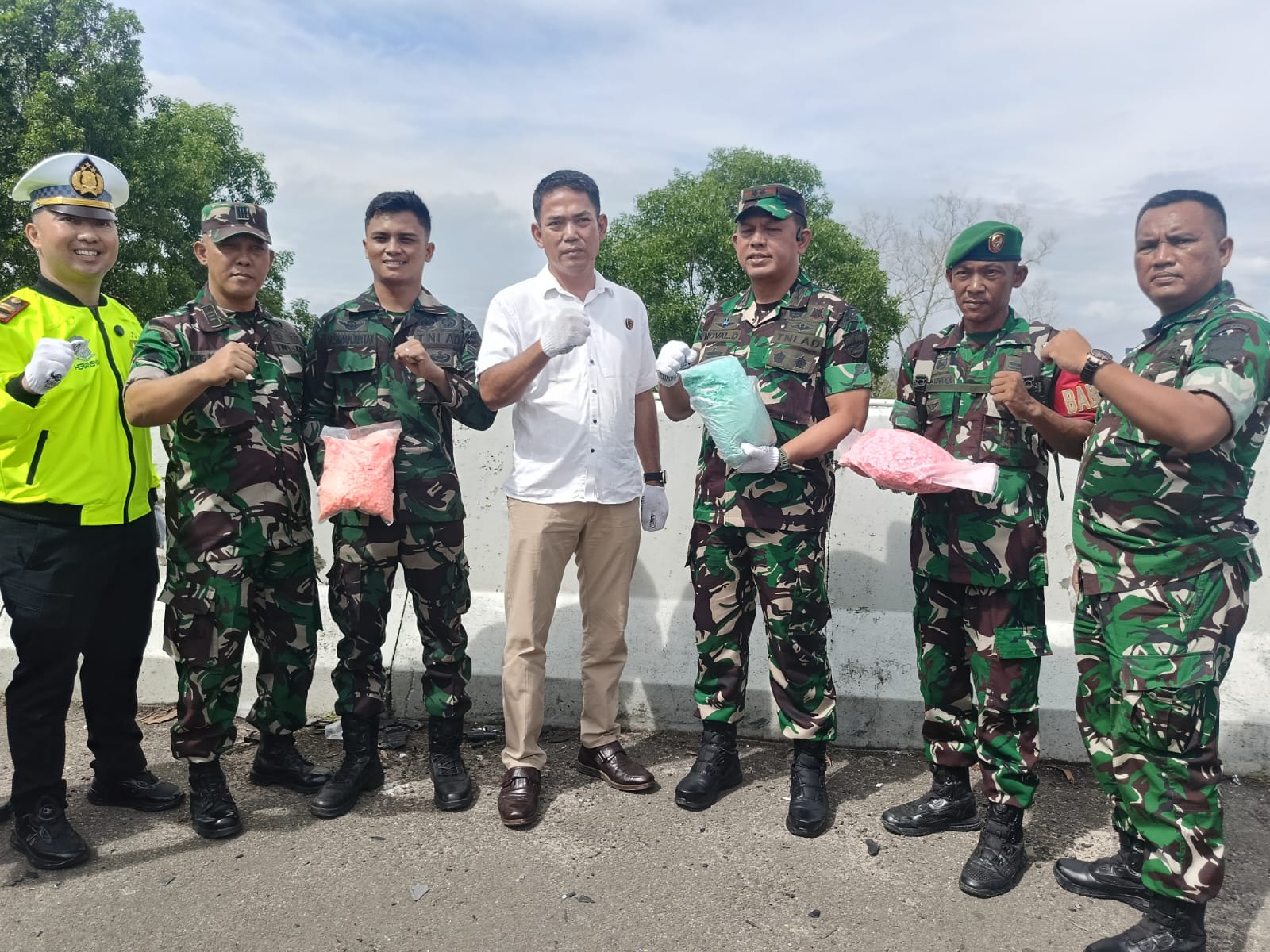 Gerak Cepat Tanggapi Laporan Babinsanya, Dandim 0411/KM Amankan Puluhan Ribu yang diduga Narkoba