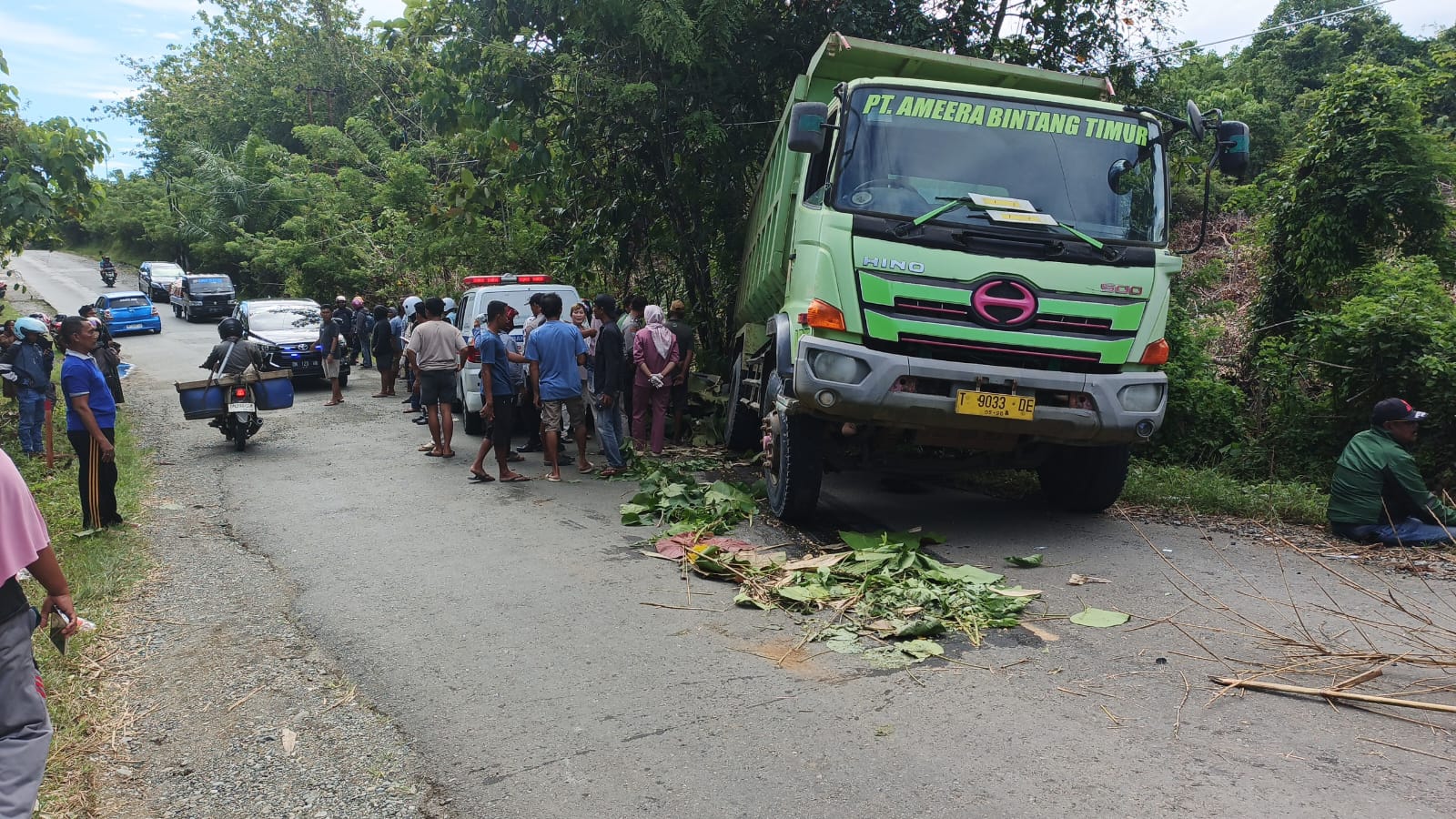 Guru Asal Toili Barat Tewas Ditabrak Truk Gagal Nanjak, Polsek Batui Amankan TKP