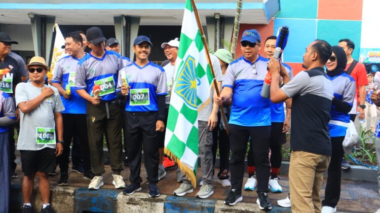 Kasdim 0820 Herawadi Karnawan Ikut Water Run 2025, Ajak Warga Probolinggo Hidup Lebih Sehat