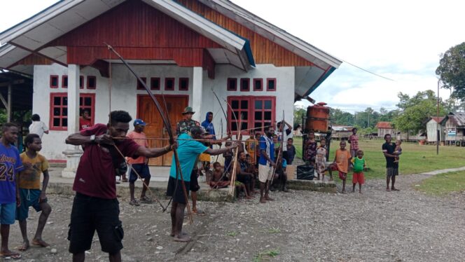 
Jelang Hari Raya Natal dan Tahun Baru, Kodim 1715/Yahukimo Gelar Lomba Panahan Tradisional