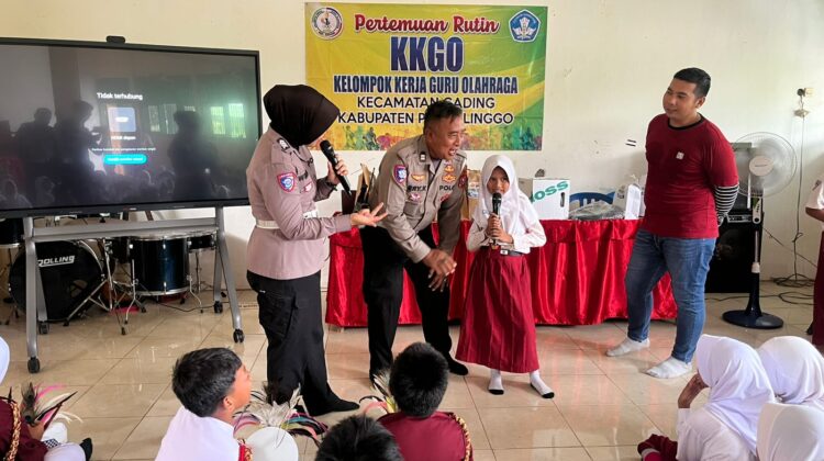 Satlantas Polres Probolinggo Edukasi Keselamatan Lalu Lintas bagi Siswa SD di Gading