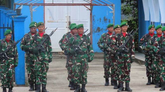 
Beri Penghormatan Kepada Arwah Para Pahlawan, Kodim 1710/Mimika Bersama Satuan TNI AD di Timika Gelar Upacara Tabur Bunga Peringati Hari Juang TNI AD Ke-80 TA 2025