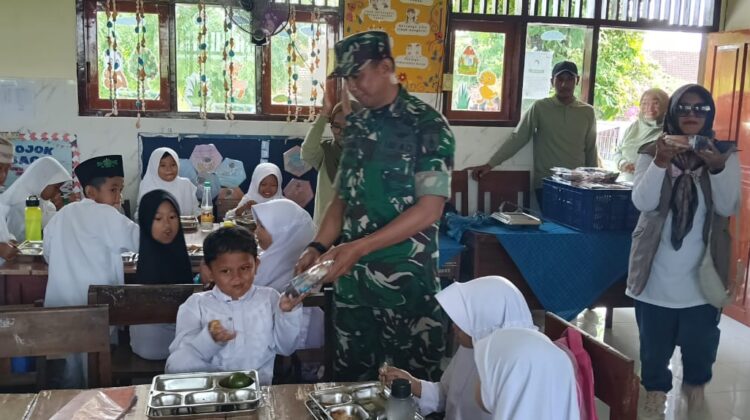 Danramil Dringu Kapten Czi Lalu Fahrial Dorong Penguatan Gizi Warga Lewat Peresmian SPPG Tamansari–Randuputih