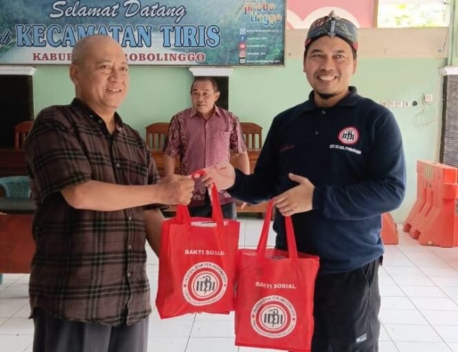 
Pulihkan Kondisi Pascabanjir, IDI Probolinggo Gelar Bakti Sosial di Tiris dan Andungbiru