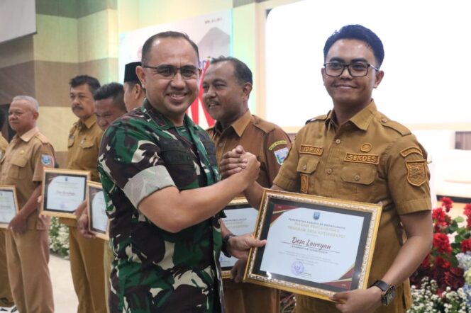 
Dandim 0820 Letkol Arh Iwan Hermaya: Sarasehan Hari Anti Korupsi Jadi Fondasi Bangun Zona Integritas di Probolinggo