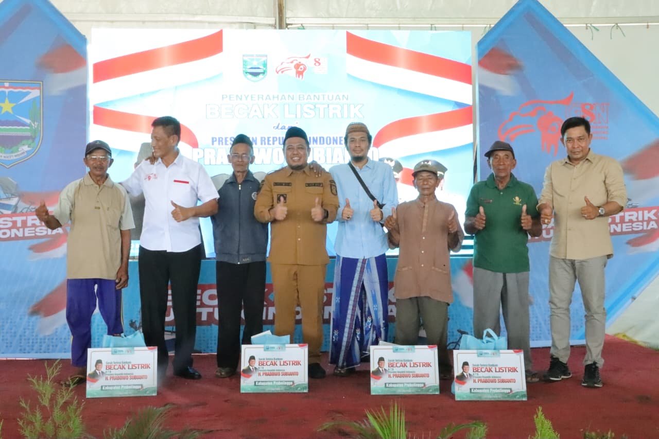 Presiden Prabowo Salurkan 100 Becak Listrik Gratis untuk Abang Becak Probolinggo