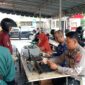 Jelang Nataru 2025/2026, Satlantas Polres Lumajang Gencarkan Edukasi Keselamatan Berkendara di Samsat