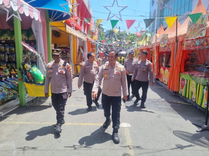 
					Libur Nataru, Polresta Sidoarjo Masifkan Patroli di Pusat Perbelanjaan