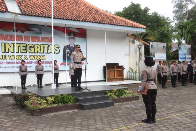 
					Upacara Hari Ibu ke-97 di Polres Probolinggo Kota, Kapolres Soroti Perjuangan Perempuan Indonesia