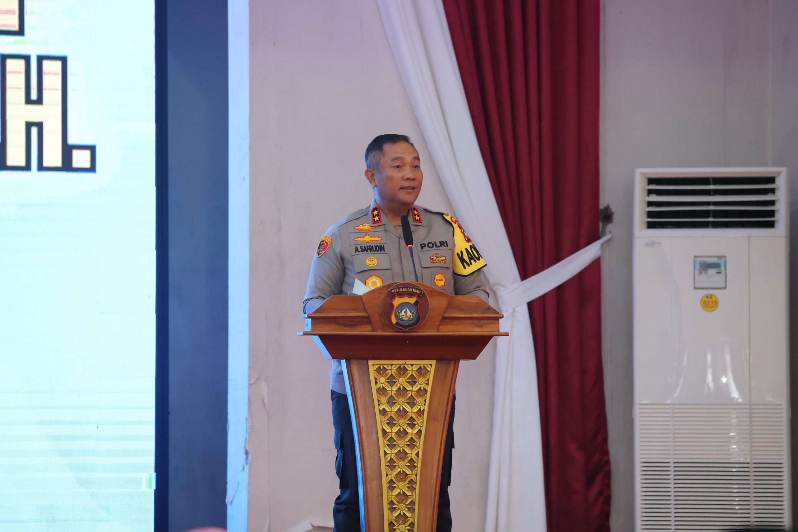 POLDA KEPRI GELAR PEMBINAAN TRADISI PRAPENGAKHIRAN DINAS BAGI PNPP PERIODE NOVEMBER 2024 S.D. OKTOBER 2025