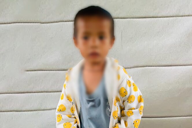 
Balita Terlantar di Terminal Bayuangga Probolinggo, Polisi Turun Tangan hingga Kembalikan ke Orang Tua