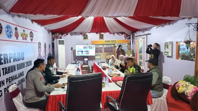 
					Dandim Pemalang Bersama Forkopimda Laksanakan Patroli Bersama Pastikan Keamanan Natal 2025  dan Jelang Tahun Baru 2026