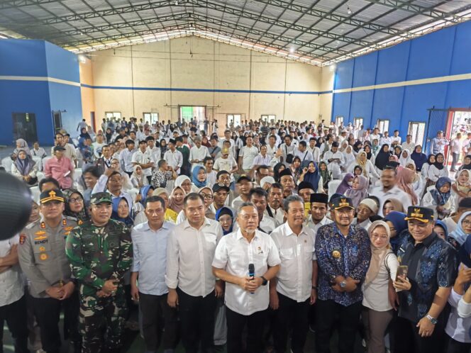 
Dandim Pemalang Hadiri Kunjungan Kerja Menko Pangan RI, Menteri KKP dan Menteri LH di Desa Kelangdepok