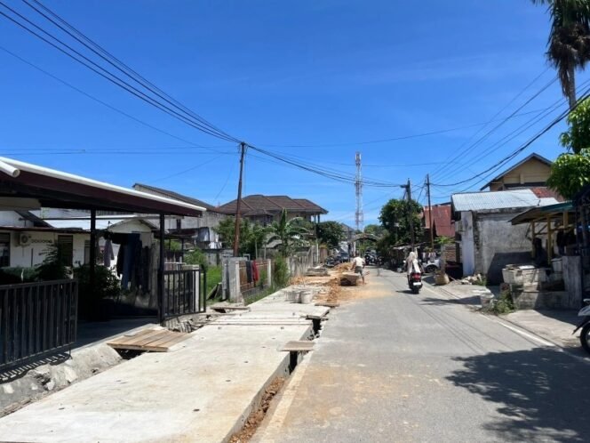 
					Proyek Drainase Rp2,23 Miliar di Peuniti Disorot Warga, Diduga Tak Sesuai Spesifikasi