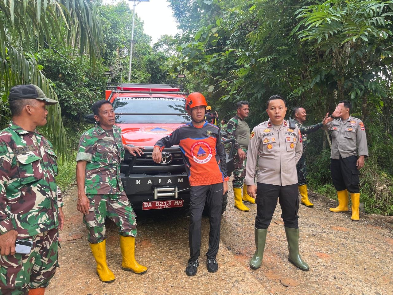 Kodim 1008/Tabalong Bersama Polres dan BPBD Laksanakan Aksi Tanggap Banjir di Muara Uya