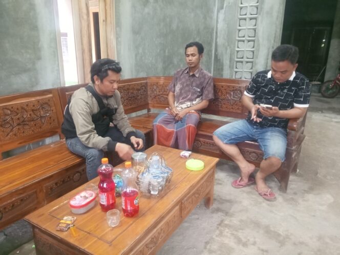 
LSM JakPro Telusuri Infrastruktur Desa Tigasan Kulon, Rabat Beton dan Ketahanan Pangan Dinilai Berkualitas