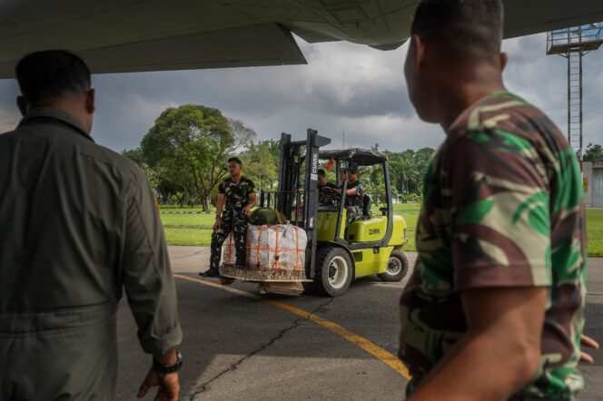 
					TNI Lakukan Airdrop Bantuan Sembako 5,4 Ton di Blankejeren, Gayo Lues