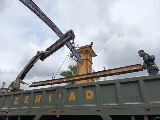 
Yonzipur I/DD Rampungkan Pemasangan Jembatan Bailey di Anggoli