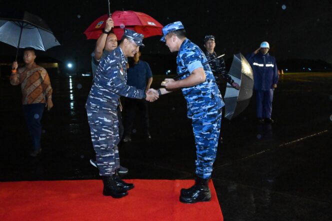 
					Danlanud Sultan Hasanuddin Sambut Kedatangan Wakasal di Makassar