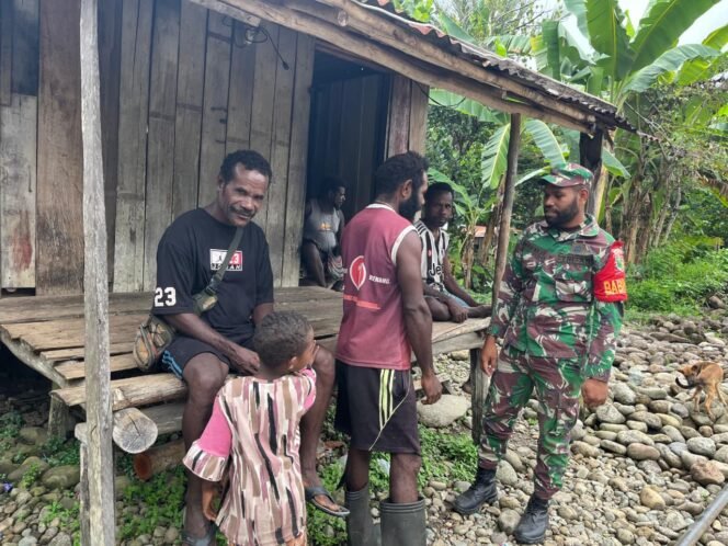 
					Pos-Ramil 1714-07/Fawi Babinsa Giat Komsos Membanggun Keharmonisan Keakraban Dengan Warga Binaan