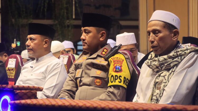 Kabupaten Probolinggo Kondusif, Masyarakat Gelar Sholawat dan Doa Bersama di Malam Pergantian Tahun