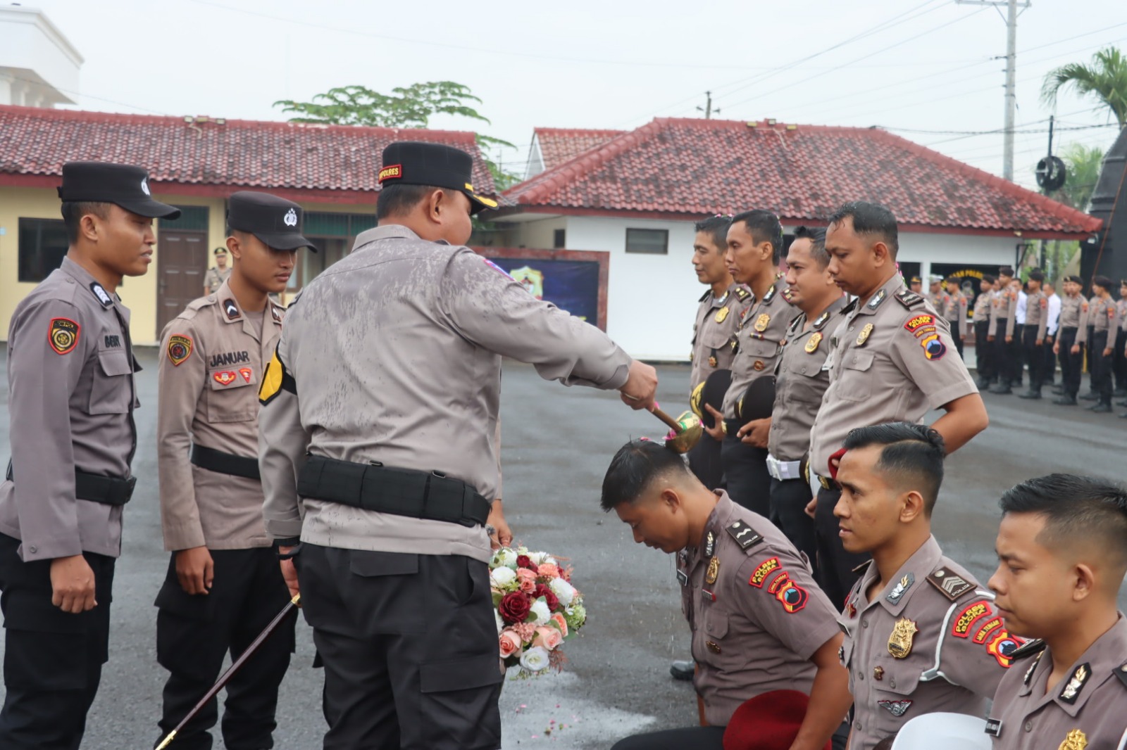 Sertijab Tiga PJU dan Kenaikan Pangkat Puluhan Personel Warnai Akhir Tahun 2025 di Polres Blora